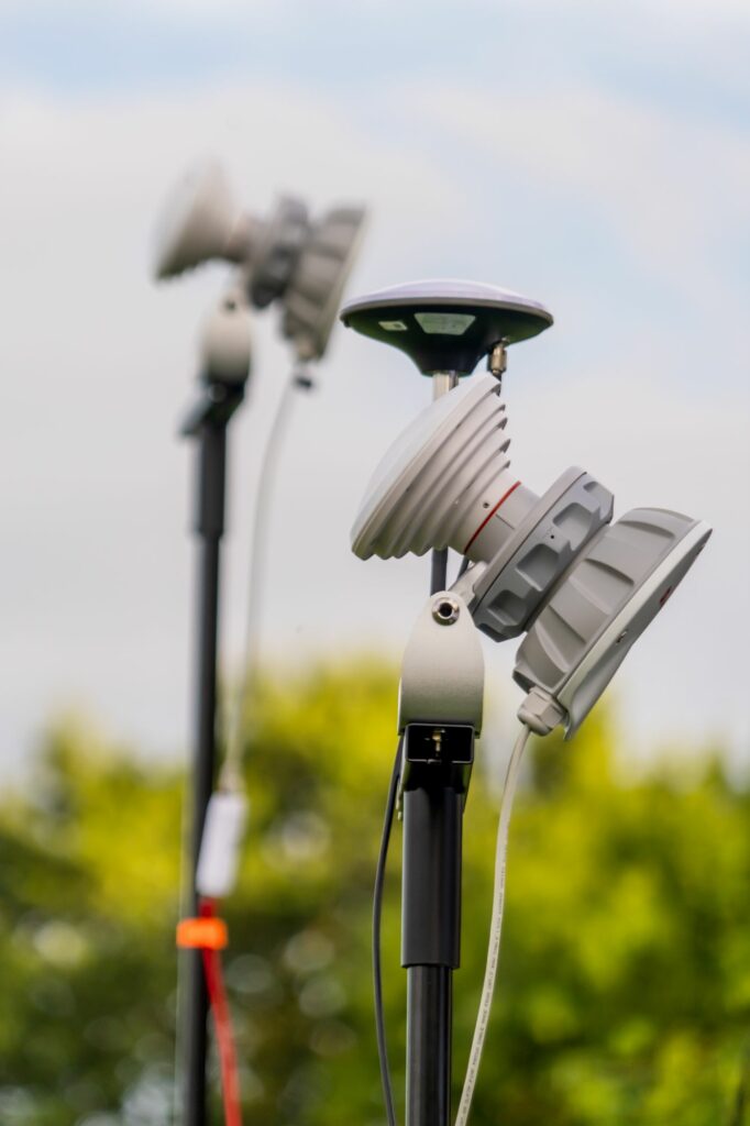 Antennes GPS et radio du spectacle de drones en gros plan